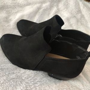 Low heel booties